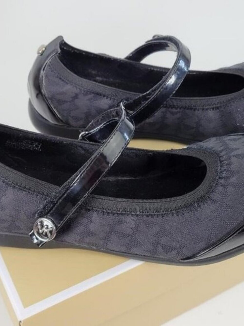 Michael Kors Amber Meg Black Leather Ballerina Flats Mary Janes Bucked size 36 - Picture 5 of 8